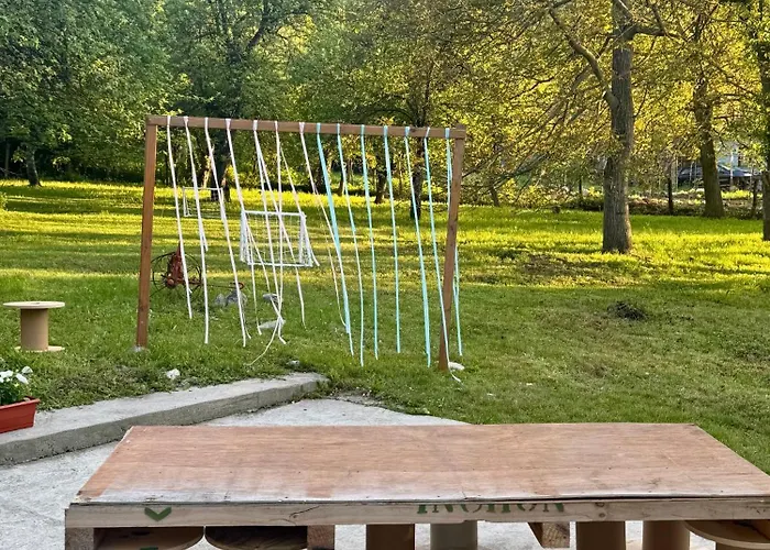 Дом отдыха Idila Pod Rtnjem - Najam Cele Vikendice Sa Bazenom Ilino