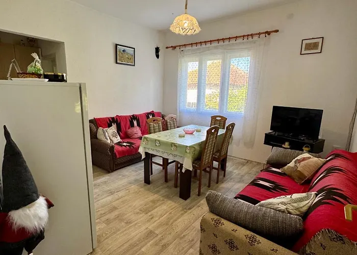 Idila Pod Rtnjem - Najam Cele Vikendice Sa Bazenom Дом отдыха