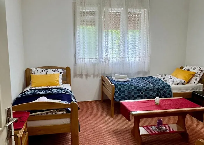 Дом отдыха Idila Pod Rtnjem - Najam Cele Vikendice Sa Bazenom Ilino