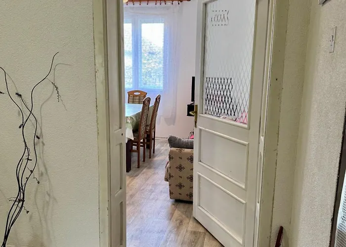 Дом отдыха Idila Pod Rtnjem - Najam Cele Vikendice Sa Bazenom