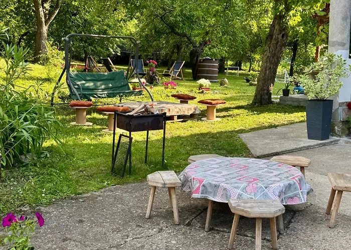 Idila Pod Rtnjem - Najam Cele Vikendice Sa Bazenom Дом отдыха Ilino